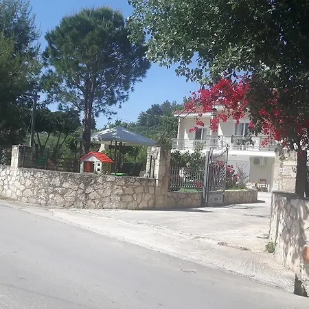 Alba Boutique * Laganas